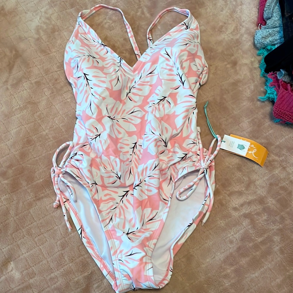 Brand New One Piece!!
